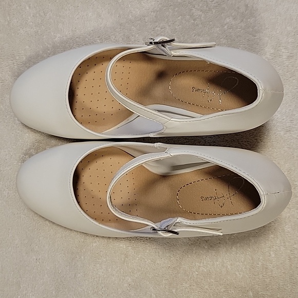 Mary Jane Heels, J. Adams Size 7 - Picture 7 of 7